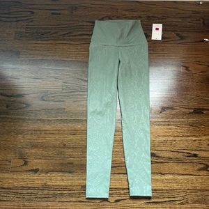 NWT: Green snake print leggings, size XS